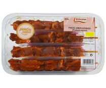 Bandeja con 4 pinchos morunos (jamón de cerdo adobado), elaborado sin gluten EMCESA. Bandeja con 4 pinchos morunos (jamón de cerdo adobado), elaborado sin gluten EMCESA.