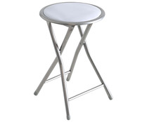 Taburete metálico plegable, con asiento acolchado de Pvc de color blanco BKN. Taburete metálico plegable, con asiento acolchado de Pvc de color blanco BKN.