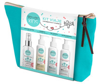 Neceser de viaje con producos para el cuidado y la higiene de nuestro bebé THE SEVEN KIDS CONSMETICS.