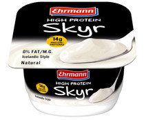 Yogur estilo islandes 0% materia grasa, con 14 gramos de proteinas y sabor natural EHRMANN Skyr 150 g.