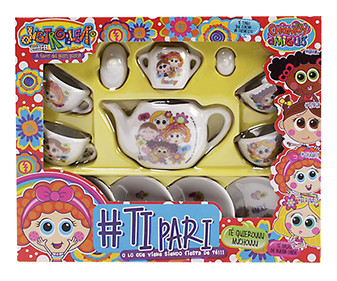 Set de porcelana con tazas y platos infantiles, DISTROLLER. Set de porcelana con tazas y platos infantiles, DISTROLLER.