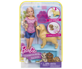 barbie pasea a sus perritos carrefour