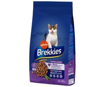 Pienso para gatos esterilizados a base de pollo y cereales BREKKIES 1,5 kg.