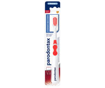 Cepillo de dientes con filamentos suaves para un cuidado delicado PARODONTAX Cuidado delicado.