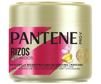 Mascarilla capilar con keratina para pelo encrespado y rebelde PANTENE Rizos definidos 500 ml.