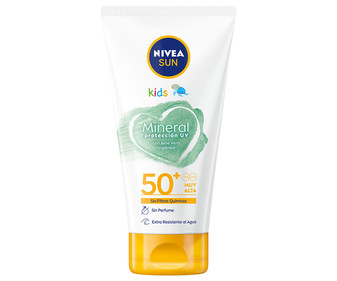 Protector solar en crema con FPS 50+ (muy alto), especial niños NIVEA Sun kids 150 ml. Protector solar en crema con FPS 50+ (muy alto), especial niños NIVEA Sun kids 150 ml.