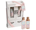 Armarito de madera con productos para el cuidado y la higiene corporal GIRL POWER.