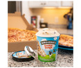 Tarrina de helado de vainilla con trozos de masa de galleta y chocolate BEN & JERRY'S Cookie dough 465 ml.