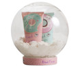 Set de baño con forma de bola de nieve con productos para el cuidado corporal GIRL POWER.