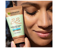 Crema correctora y anti-imperfecciones para pieles mixtas a grasas, tono medio y SPF 20 GARNIER Skin active BB Cream 40 ml.