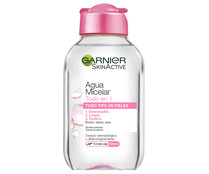 Agua micelar para rostro, labios y ojos apta todo tipo de pieles GARNIER Skin active 100 ml.