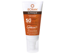 Fluido facial protector para cara y escote con FPS 50+ (muy alto) ECRAN Sunnique 50 ml.