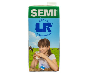 Leche de vaca semidesnatada L.R. 1 l. Leche de vaca semidesnatada L.R. 1 l.