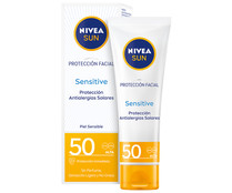 Protector facial sin perfume con FPS 50 (muy alto) NIVEA Sun sensitive 50 ml.
