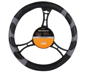 Cubre volante Grip de color negro/gris/negro y de 37 a 39 centímetros de diámetro BCCORONA 1 unidad. Cubre volante Grip de color negro/gris/negro y de 37 a 39 centímetros de diámetro BCCORONA 1 unidad.