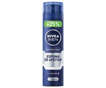 Espuma de afeitar protectora y extra hidratante, con aloe vera NIVEA Men protege & cuida 250 ml.