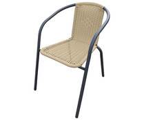 Silla de jardín color negro y beige de acero y ratán, 58x53x75cm GARDENSTAR ALCAMPO.