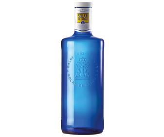 Agua mineral botella de vidrio, 1 litro Agua mineral botella de vidrio, 1 litro