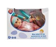 Muñeco bebé 30cm con accesorios médicos de madera, ONE TWO FUN ALCAMPO.