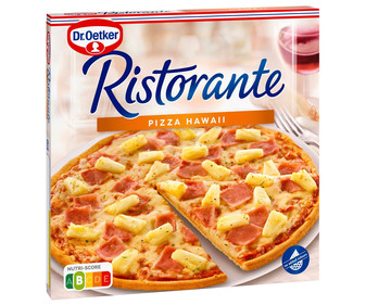 Pizza de masa fina y crujiente cubierta con piña, jamón cocido y queso DR. OETKER Ristorante 355 g. Pizza de masa fina y crujiente cubierta con piña, jamón cocido y queso DR. OETKER Ristorante 355 g.