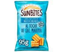 Snacks ondulados multicereales, con sabor sal marina SUNBITES 95 g.