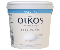 Yogur griego natural sin azúcares añadios, especial para cocinar y mezcla OIKOS de Danone 900 g.