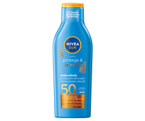 Leche solar protectora, con ativador del bronceado y factor de protección 50 (alto) NIVEA Sun Protege & broncea 200 ml.