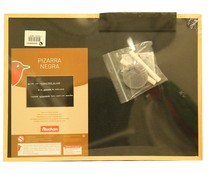 Pizarra tradicional de color negro, con marco de madera de pino mediterraneo y medidas de 40 x 30 centímetros PRODUCTO ALCAMPO.