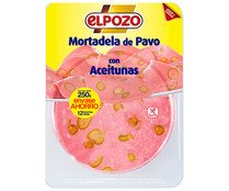 Mortadela de pavo con aceitunas, sin gluten y cortada en finas lonchas EL POZO 250 g.