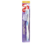 Cepillo de dientes con raspador de lengua y filamentos de dureza media AUCHAN Complete.