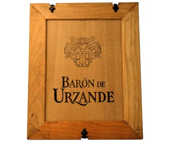 Estuche de 3 botellas de vino tinto reserva con denominación de origen Rioja BARÓN DE URZANDE 3 x 75 cl. Estuche de 3 botellas de vino tinto reserva con denominación de origen Rioja BARÓN DE URZANDE 3 x 75 cl.