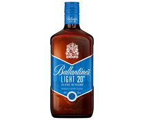 Bebida espirituosa de whisky con tan sólo 20º y todo el sabor del whisky BALLANTINES Light botella de 70 cl.