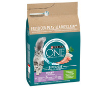 Comida gato esterilizado con pavo y arroz PURINA ONE 2,8 kg.
